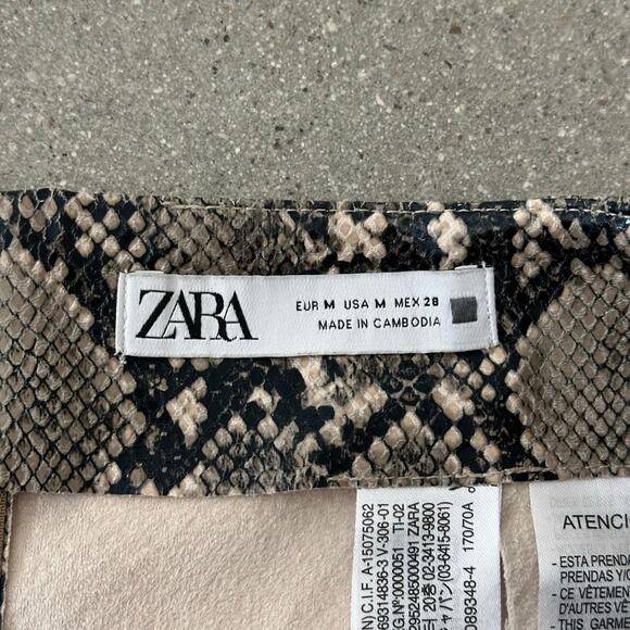 Zara Women Faux Leather Snake Print Mini Skirt - Picture 3 of 3